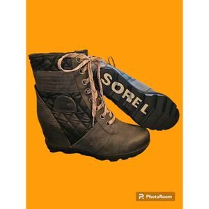 Sorel Quilted Grey Slate Lexie Wedge Boots Lug Sole Booties Sz 10. US NL3375-026